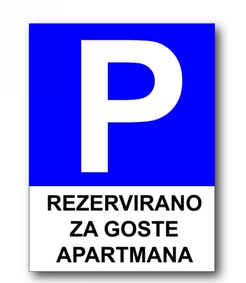 Apartments Mary & Free Parking Ровинь Экстерьер фото